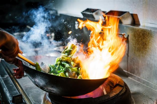 how to choose q wok - commercial graded woks